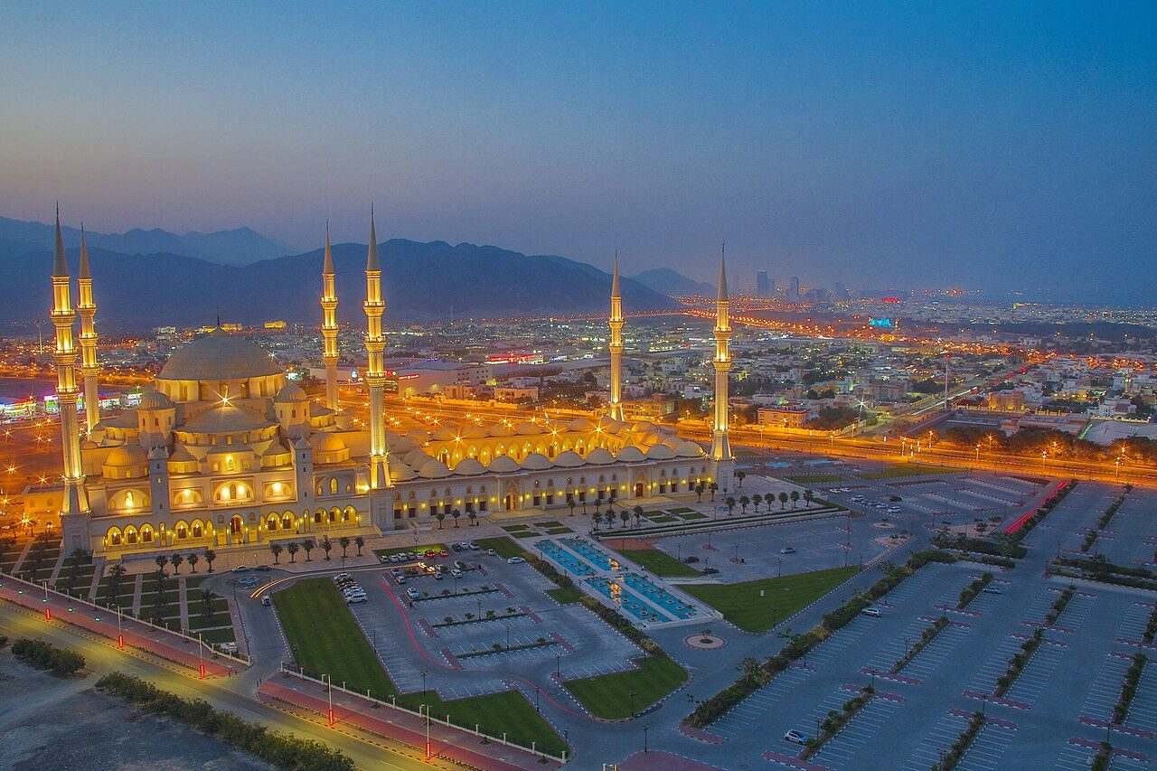 The UAE's Grand Mosques in 3 Days
