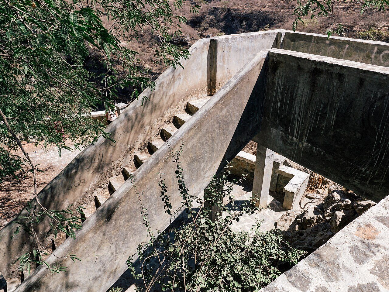Stairs at Tawi Atayr