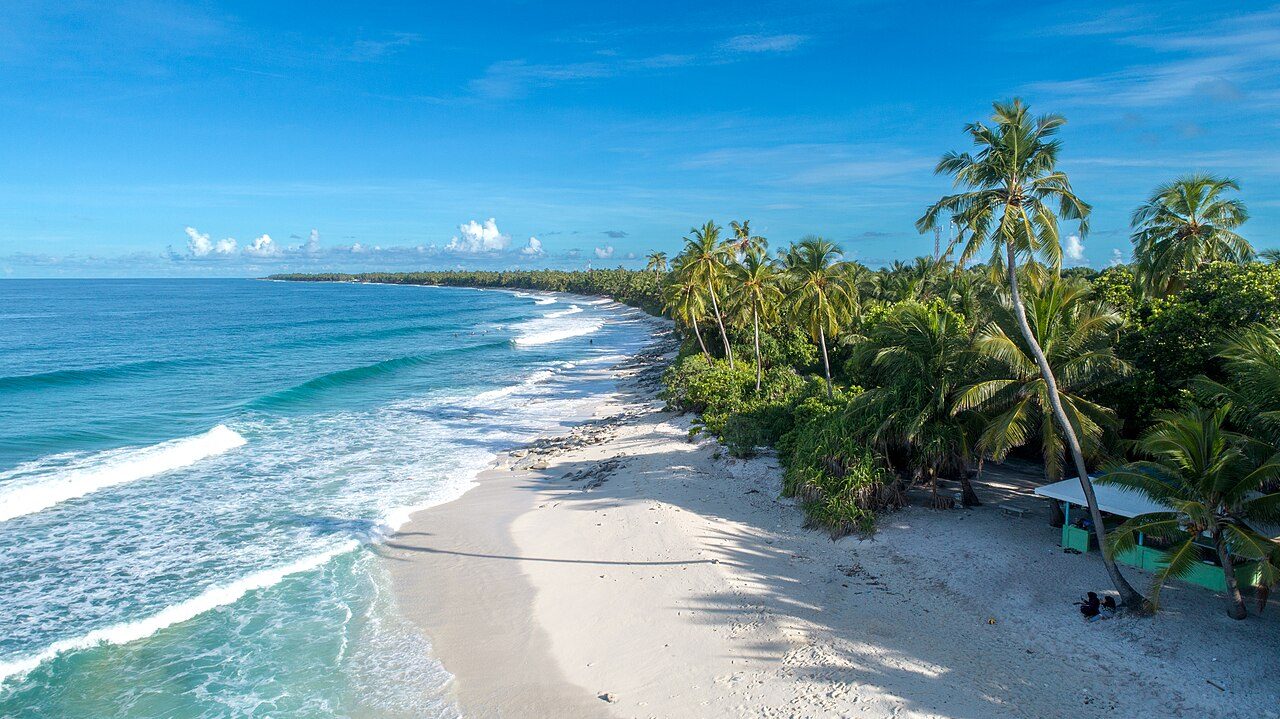Maldives Atolls in 4 Days: Ukulhas, Dhangethi, Kuredu and Fuvahmulah