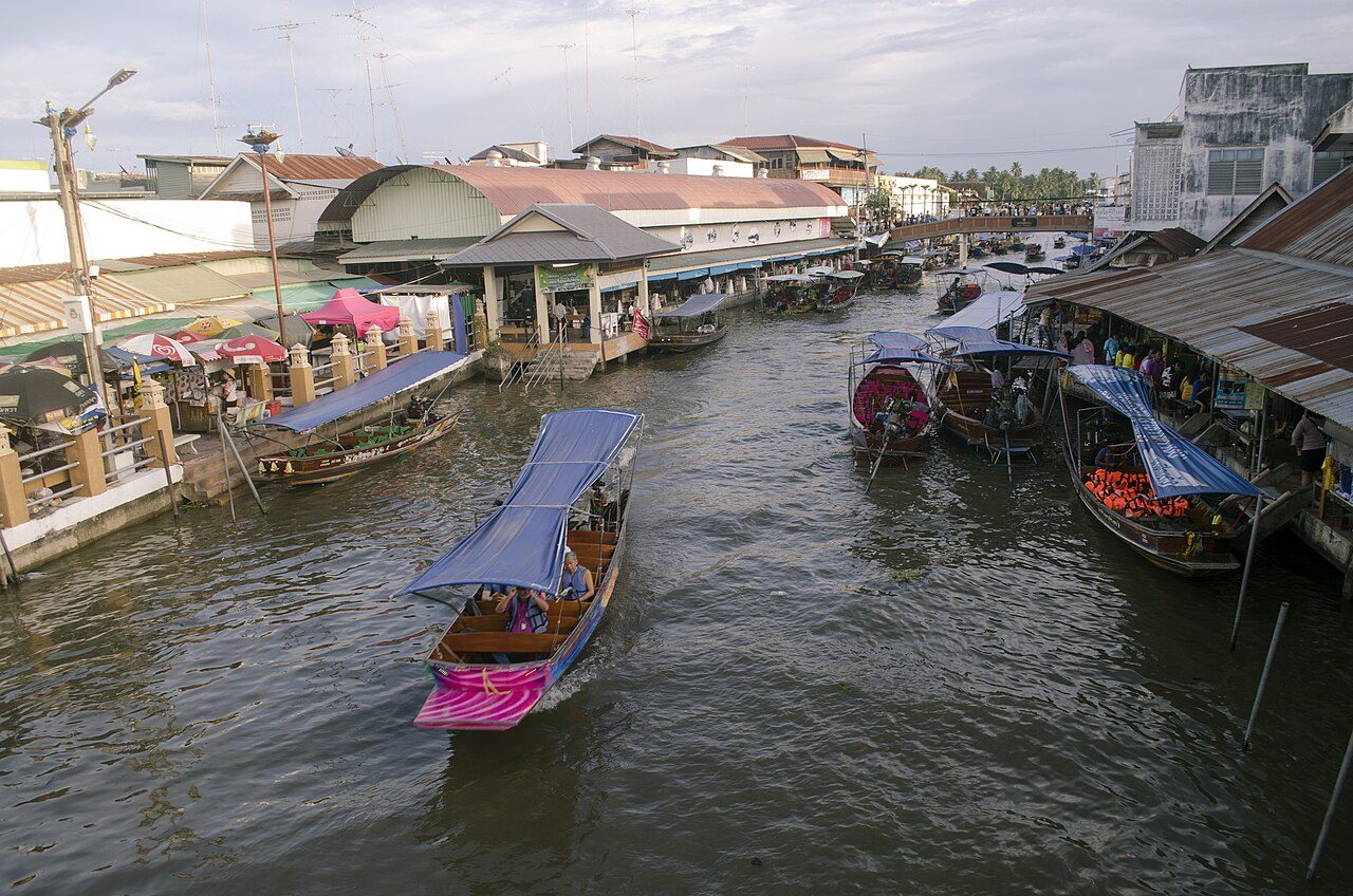 Amphawa Floating Market