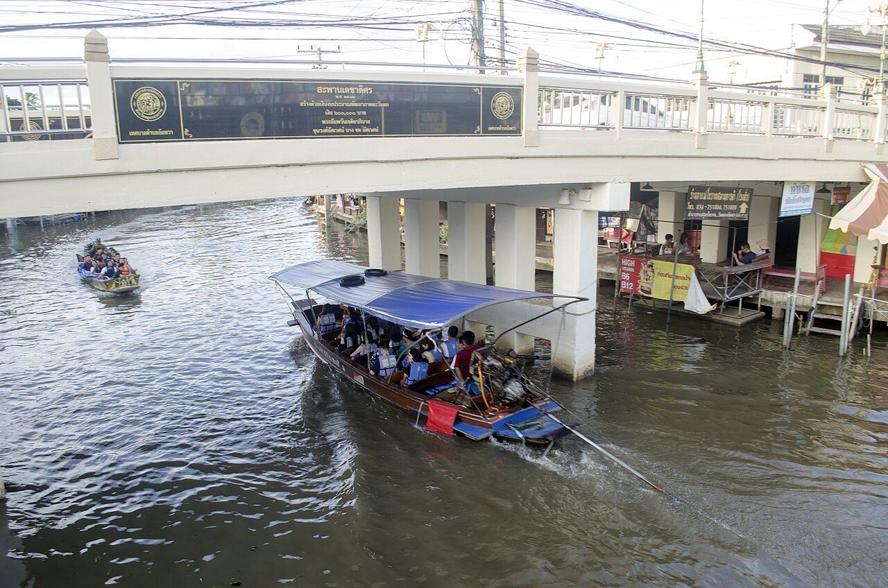Amphawa Floating Market