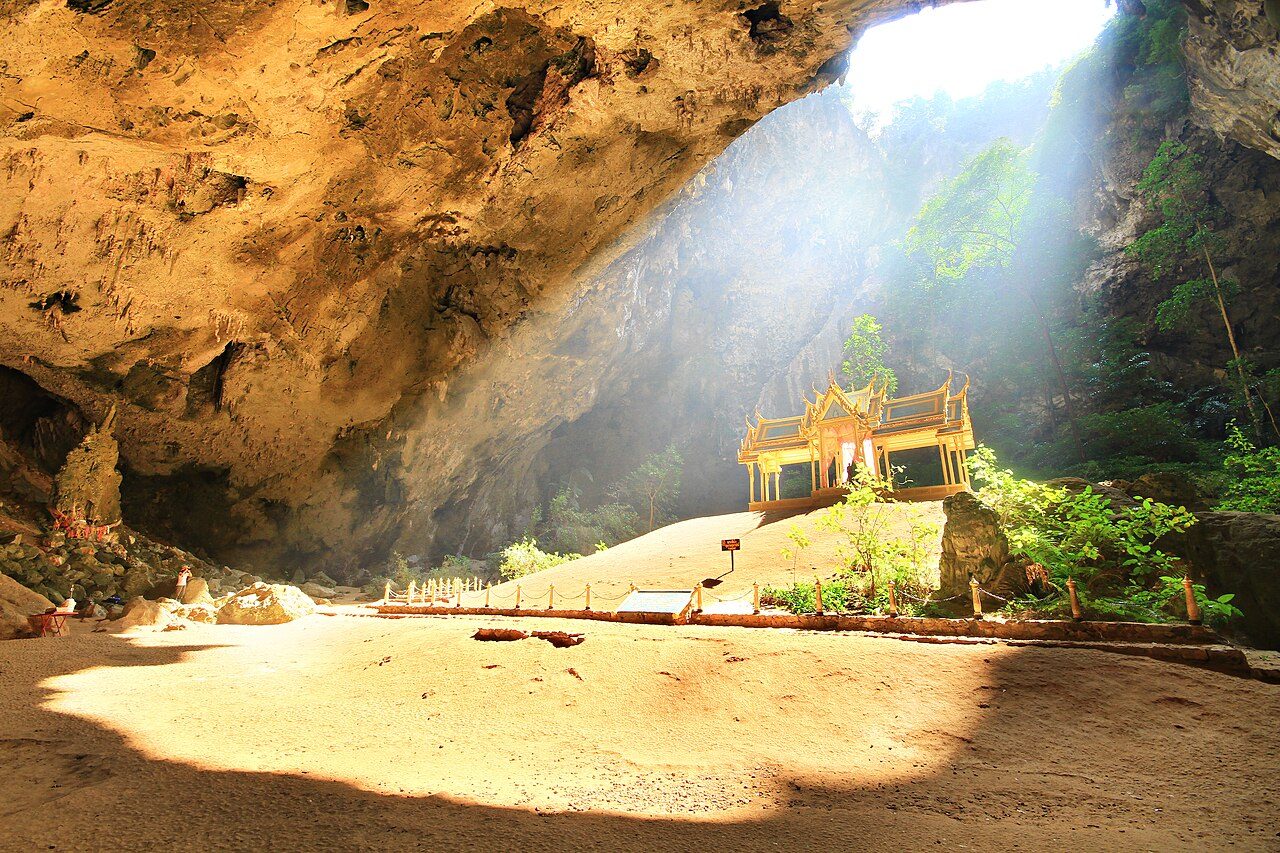 Hua Hin and the Royal Coast: Palaces, Beaches and the Cave Pavilion