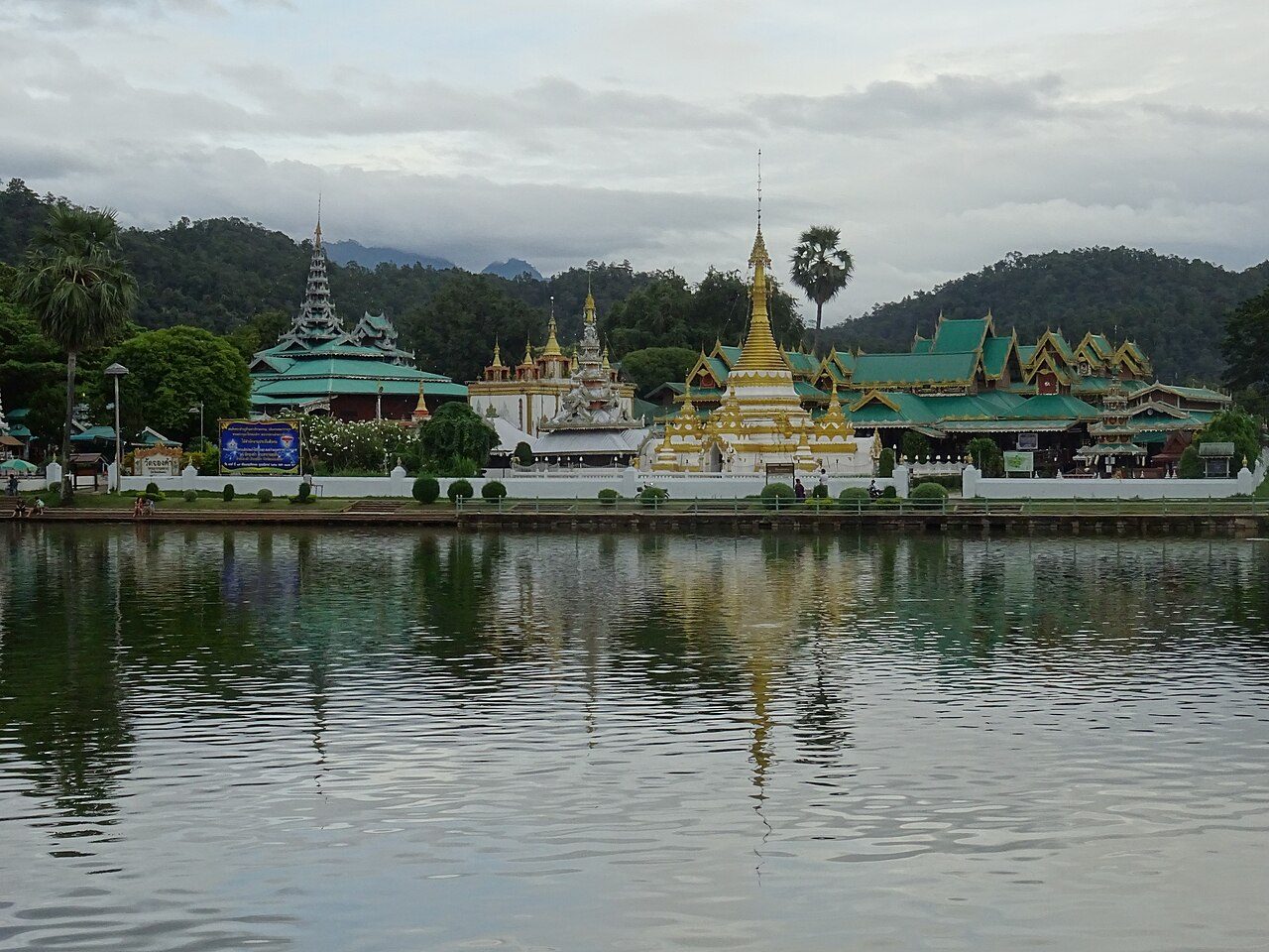 Wat Chong Kham