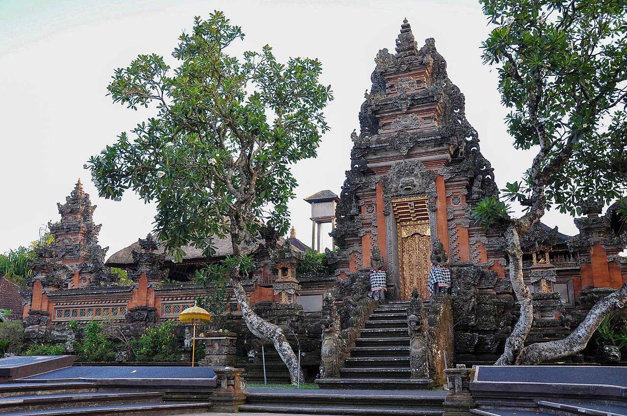 Pura Taman Saraswati