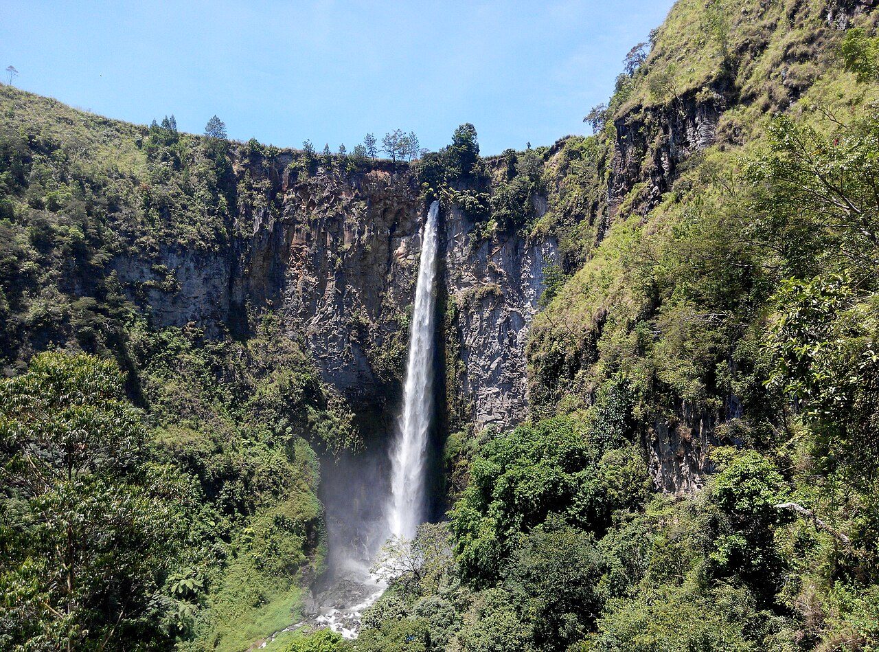 Sipiso-piso Waterfall
