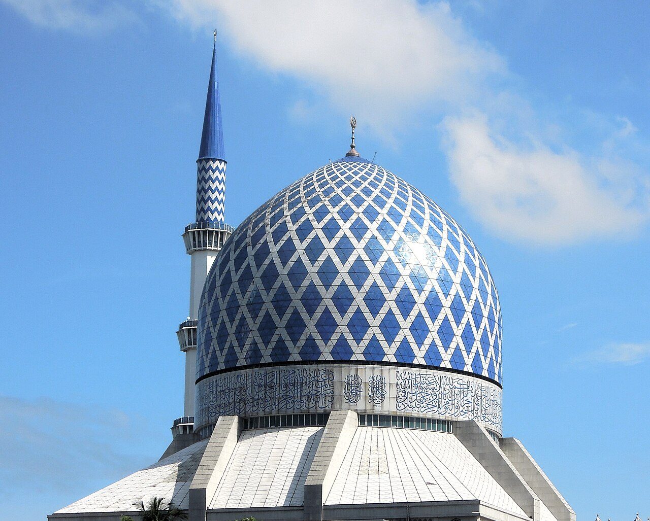 Sultan Salahuddin Abdul Aziz Mosque