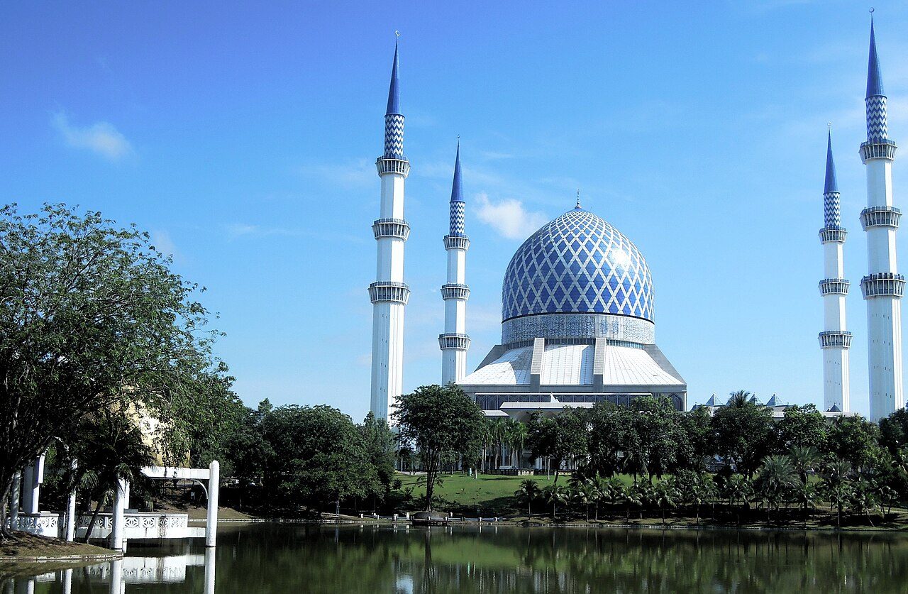 Sultan Salahuddin Abdul Aziz Mosque