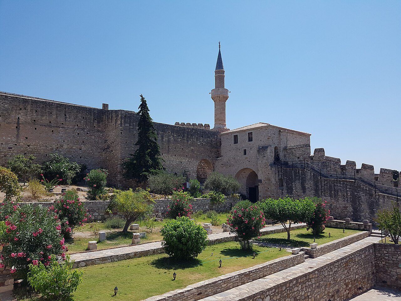 Çeşme Castle