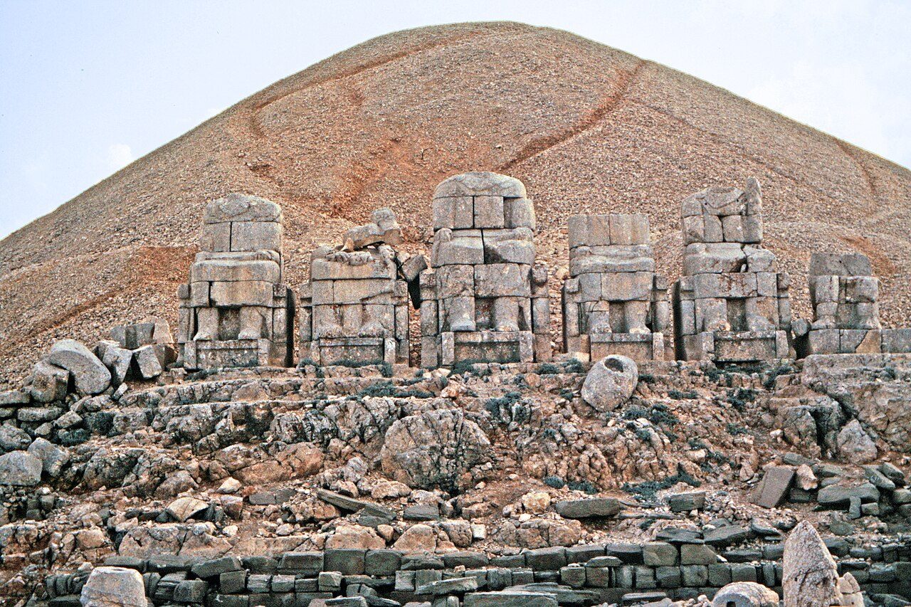 Eastern Türkiye: Göbekli Tepe, Nemrut, Mardin, Lake Van, Ararat and Ani