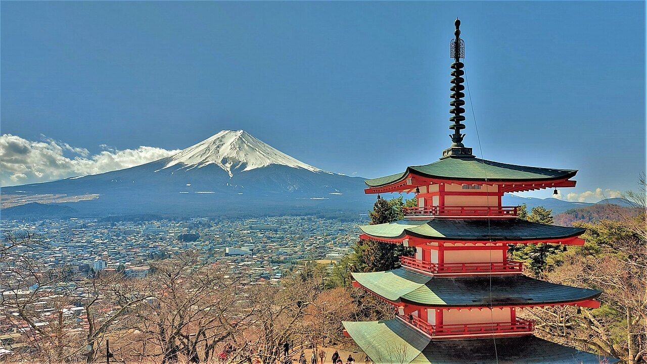 Mount Fuji and Hakone in 3 Days: Lakes, Pagodas, Volcanic Valleys and Hot Springs
