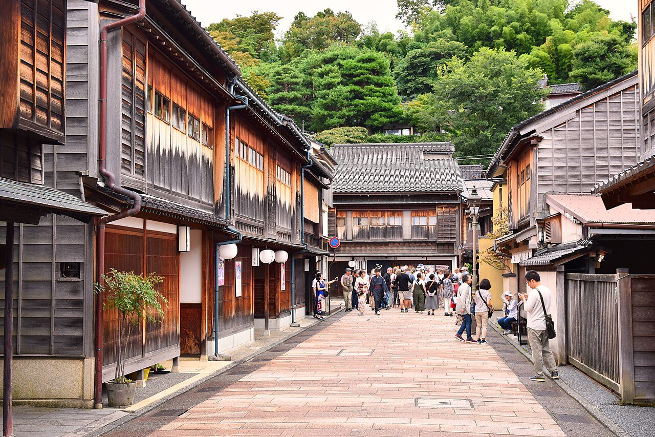 Higashi Chaya District