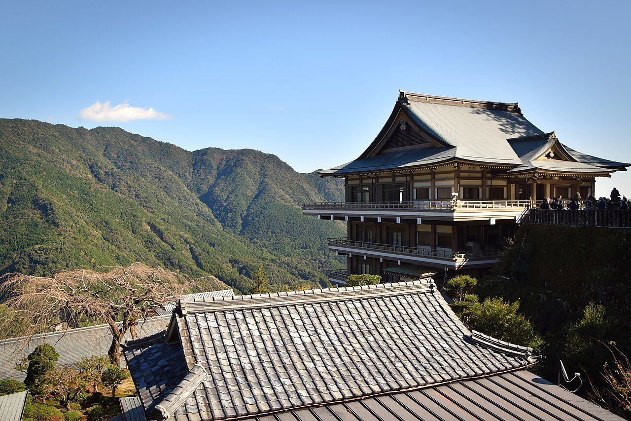 Sacred Japan: Ise Grand Shrine, the Kumano Kodō, Kōyasan, Nara and Kyoto