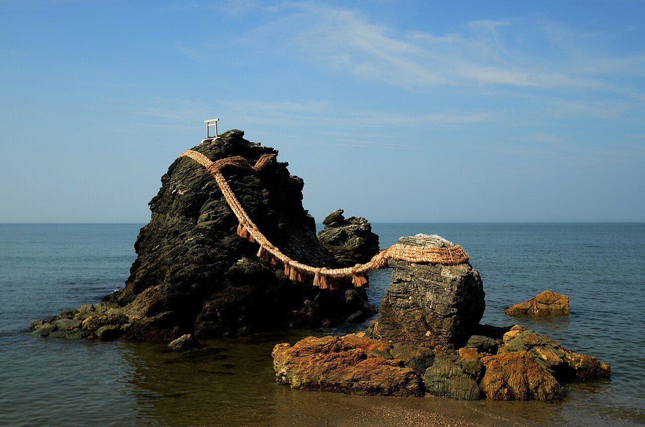 Meoto Iwa