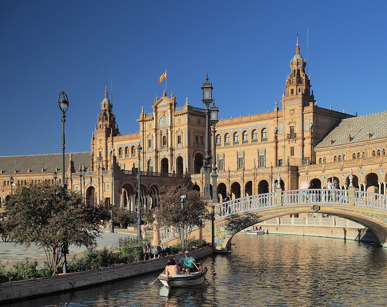 Andalusia in 8 Days: Seville, Doñana, Cádiz, Ronda, the Caminito del Rey, Málaga, Granada and Córdoba