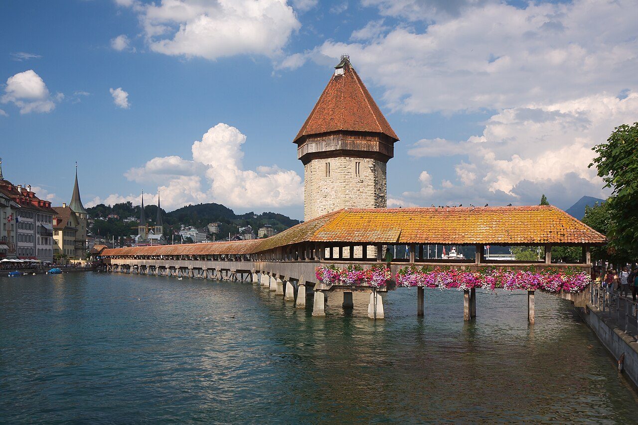 Central and Eastern Switzerland: Lucerne, Rigi, Titlis, Pilatus, Appenzell and Basel