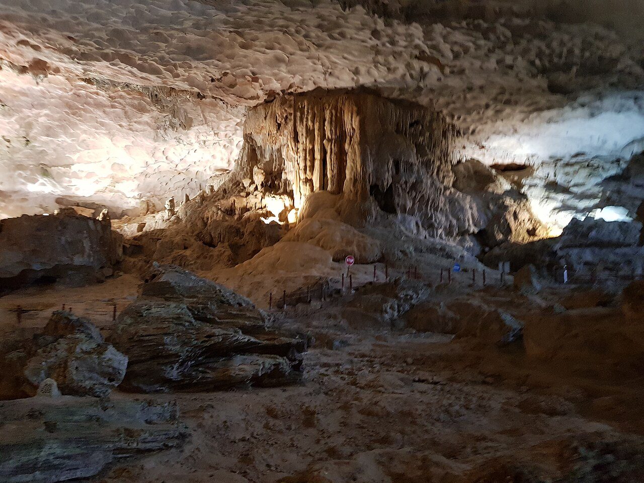 Sung Sot Cave