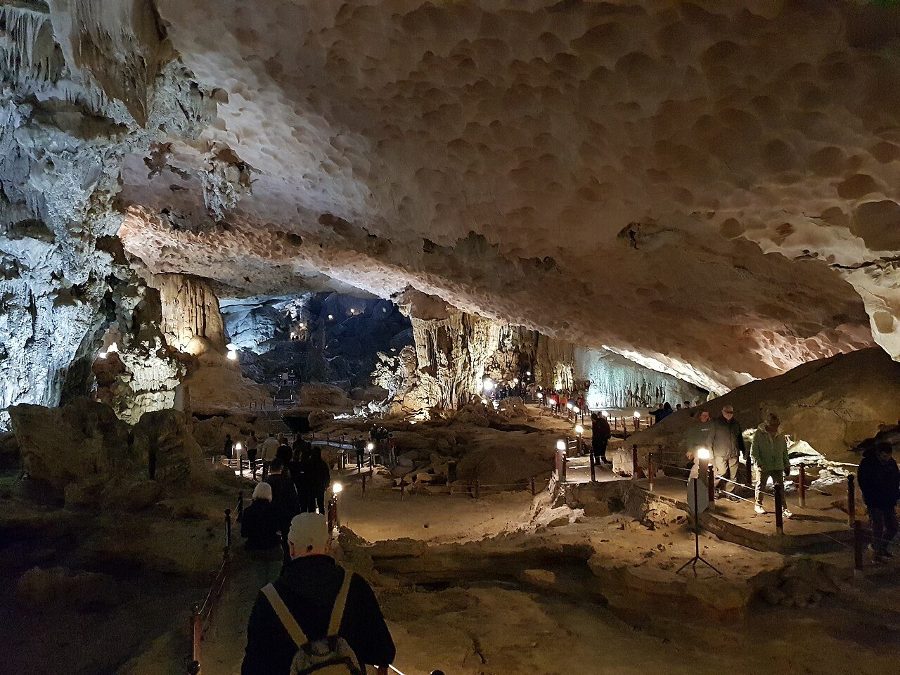 Sung Sot Cave