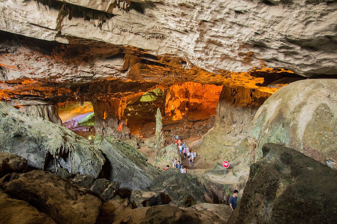 Sung Sot Cave