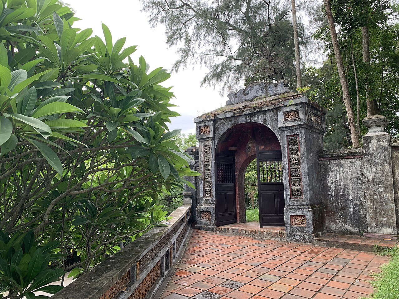 Thien Mu Pagoda