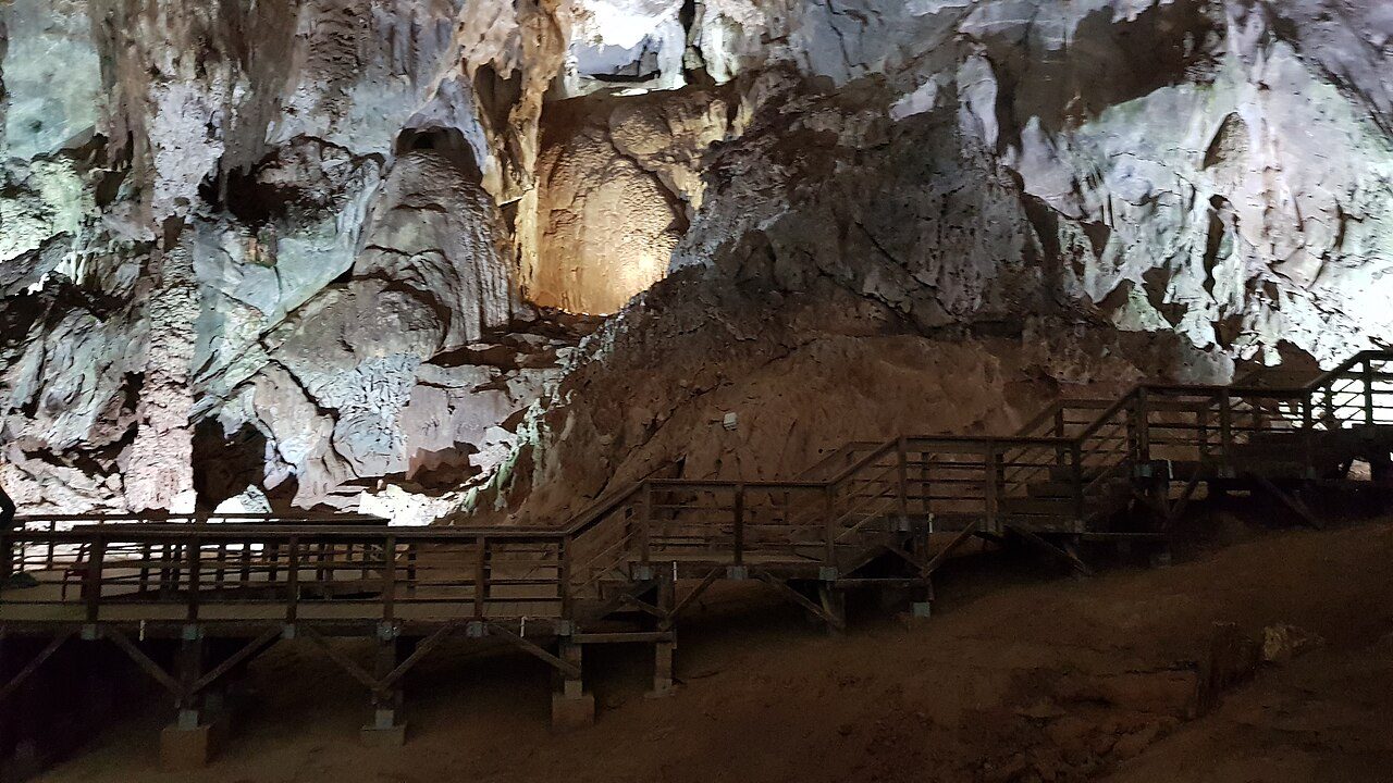 Phong Nha Cave