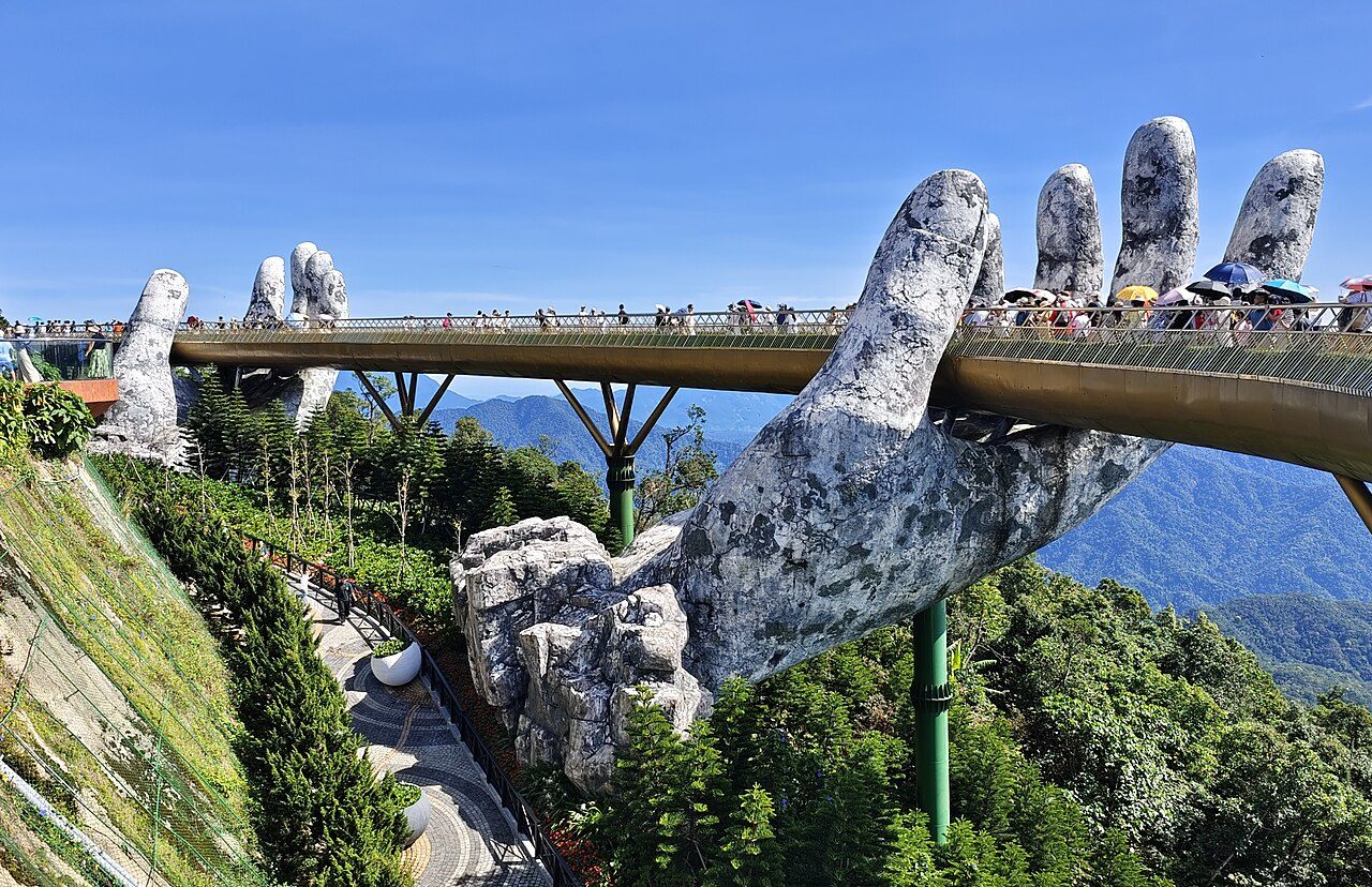 Golden Bridge Ba Na Hills