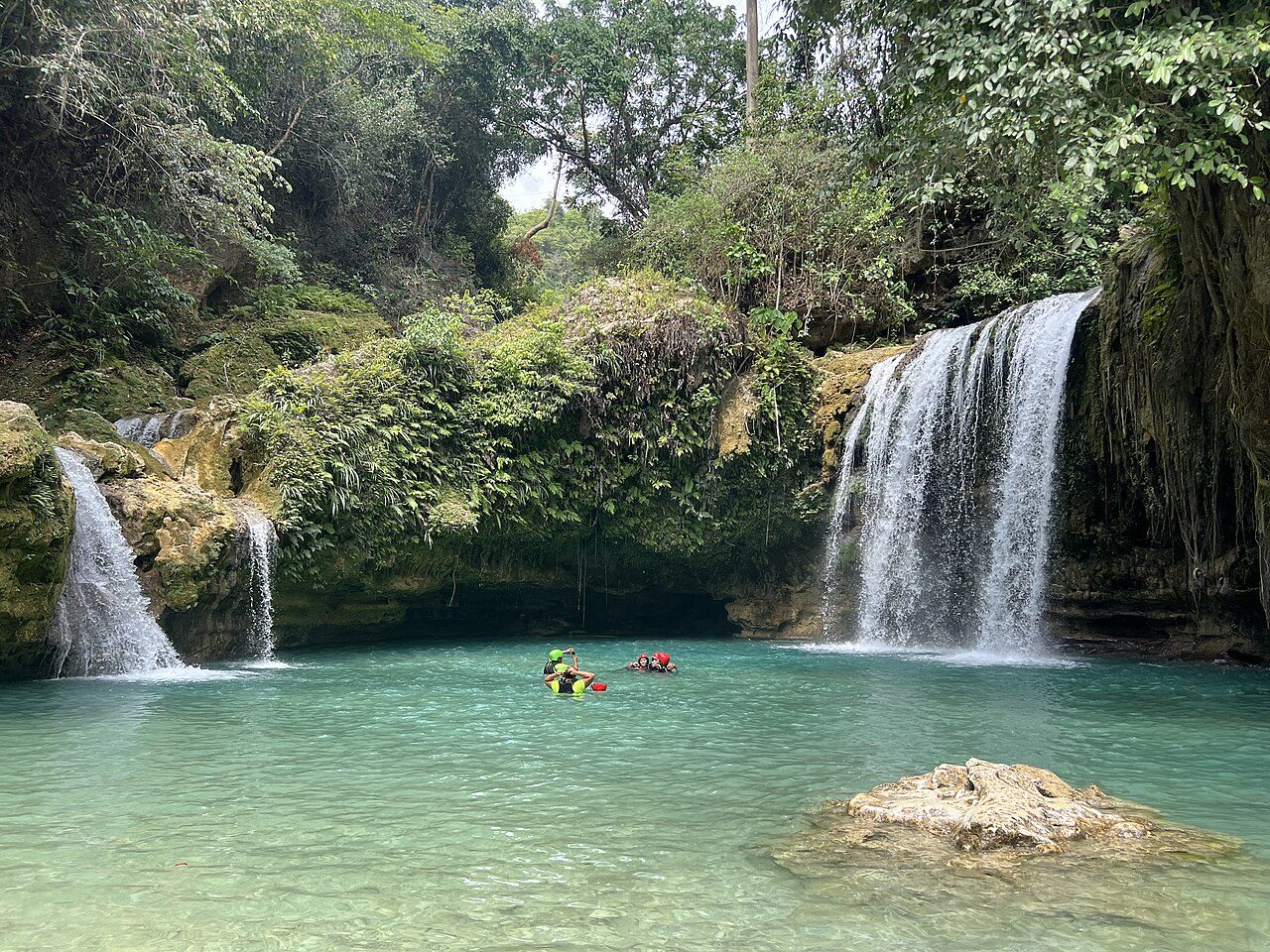 Kawasan Falls