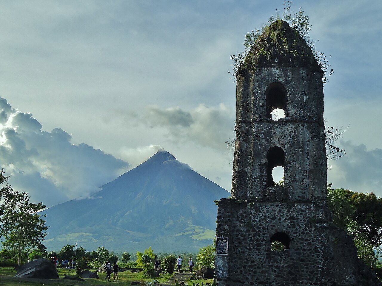 Cagsawa Ruins