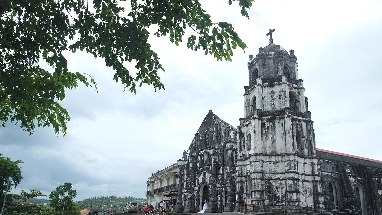Albay in 2 Days: Mayon Volcano, the Cagsawa Ruins and Daraga Church