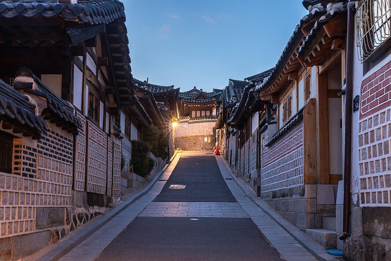 Seoul in 4 Days: Palaces, Hanok Houses, Museums and City Views