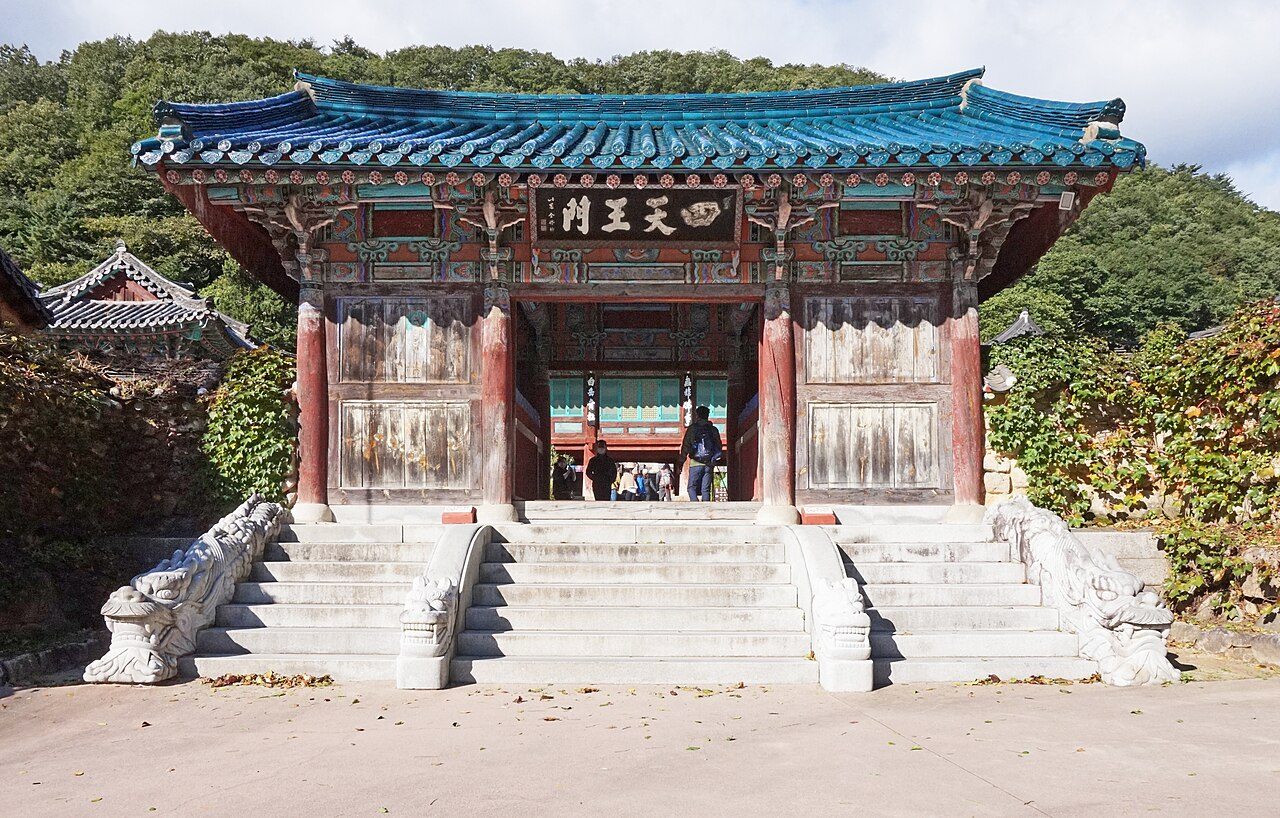 Sinheungsa Temple Seoraksan