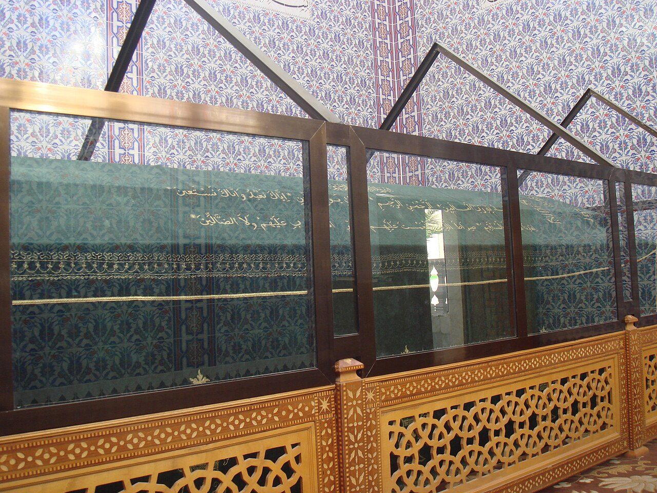 Noah's tomb, Cizre, 2009.